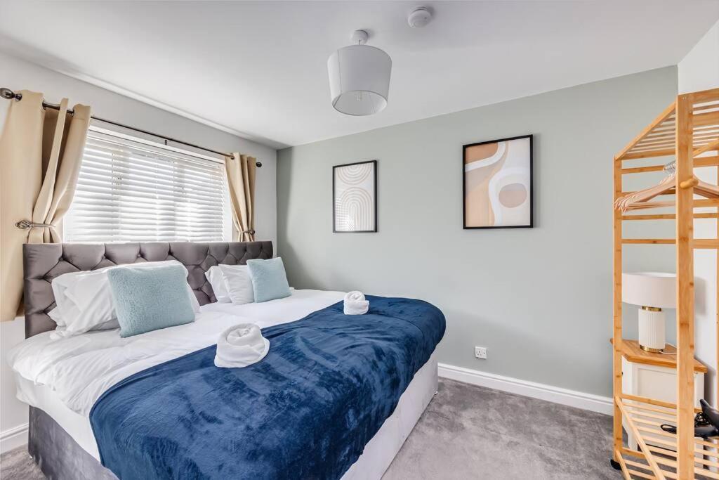 Stylish Detached House - Close To City Centre - Sleeps Up To 7 - Driveway Parking, Self Check-In, Study Room, Fast Wifi And Sky Tv By Yoko Property Milton Keynes Kültér fotó