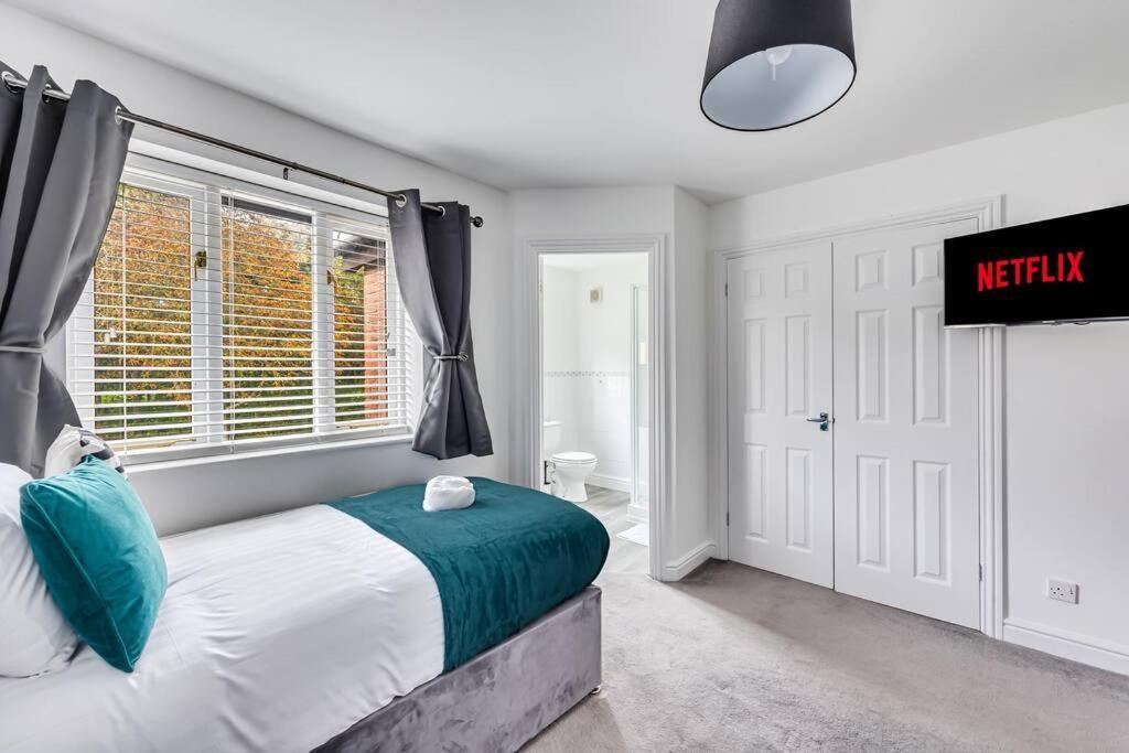 Stylish Detached House - Close To City Centre - Sleeps Up To 7 - Driveway Parking, Self Check-In, Study Room, Fast Wifi And Sky Tv By Yoko Property Milton Keynes Kültér fotó